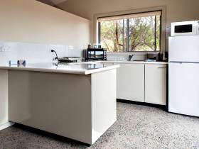 Hazards Escape - Caravan Park Accommodation 1