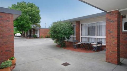 Kardinia Park Motel - Tourism Listing 1