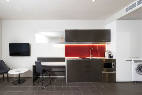 Abode Woden - Caravan Park Accommodation 3