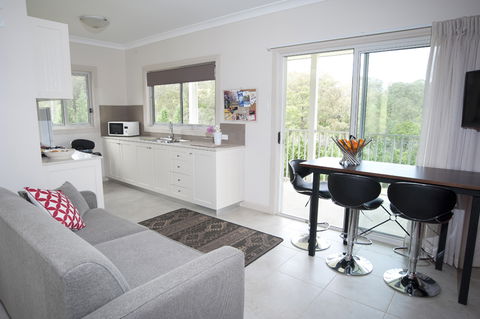 Highfields Country Cottages - Caravan Park Accommodation 0