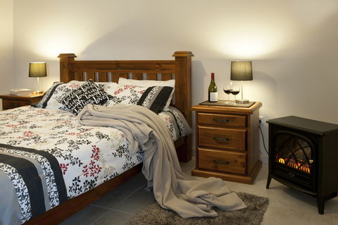 Highfields Country Cottages - Caravan Park Accommodation 4