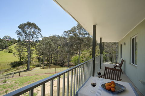 Highfields Country Cottages - Caravan Park Accommodation 9
