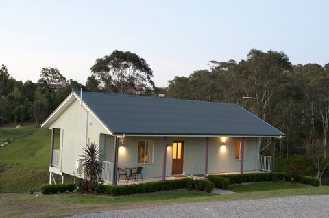 Highfields Country Cottages - Caravan Park Accommodation 13