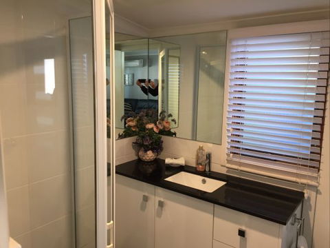 Apartments On-The-Park: The Studio - Tourism Listing 12