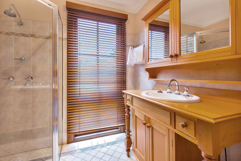 Elderslie House - Caravan Park Accommodation 7