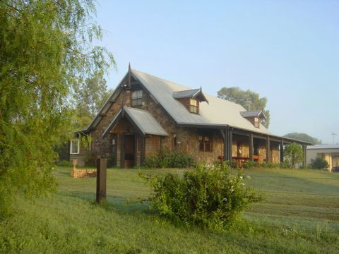 Elderslie House - Caravan Park Accommodation 149