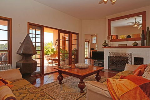Elderslie House - Caravan Park Accommodation 93