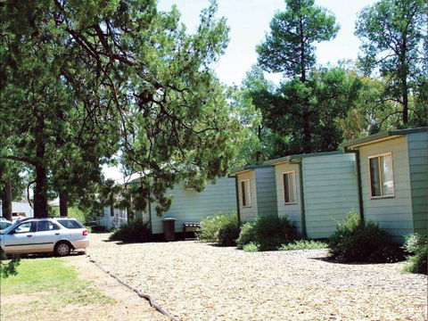 Camp Cypress Cabin And Caravan Park - Caravan Park Accommodation 1