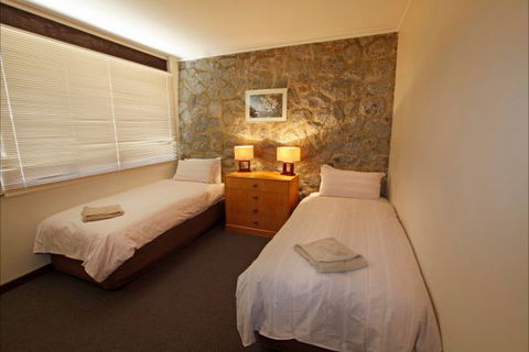 Creel Lodge - Victoria Tourism 29