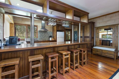 Elderslie House - Caravan Park Accommodation 98