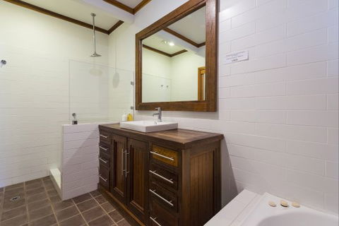Elderslie House - Caravan Park Accommodation 105
