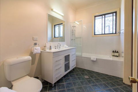Elderslie House - Caravan Park Accommodation 131