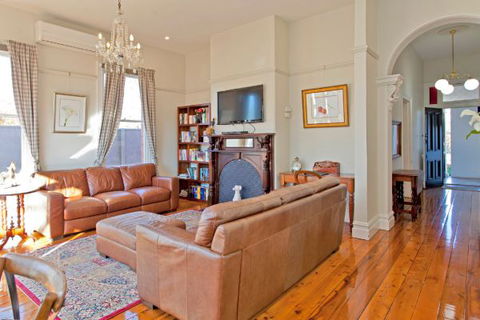 Elegance On Englehardt - Caravan Park Accommodation 6