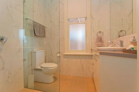 Elegance On Englehardt - Caravan Park Accommodation 8