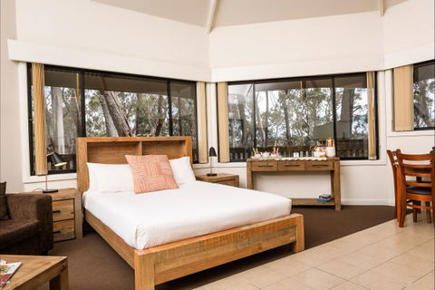 Federation Gardens And Possums Hideaway - Caravan Park Accommodation 8