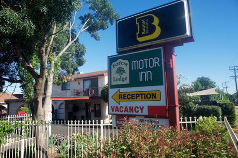 Forest Lodge Motor Inn And Restaurant - Caravan Park Accommodation 1