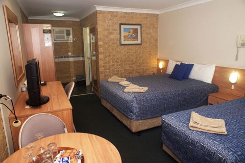Forest Lodge Motor Inn And Restaurant - Caravan Park Accommodation 2