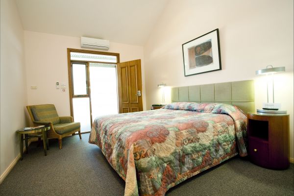 Gundaroo Colonial Inn - thumb 2
