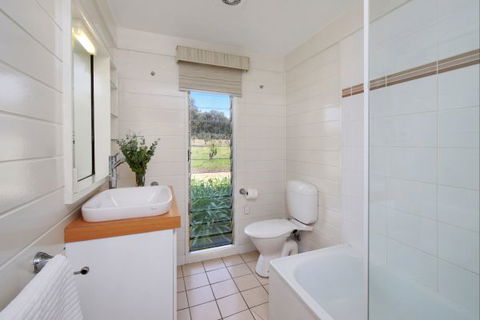 Elderslie House - Caravan Park Accommodation 38