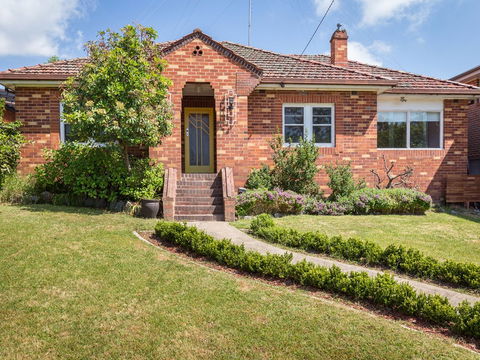 The Yellow Door Guesthouse - Caravan Park Accommodation 0