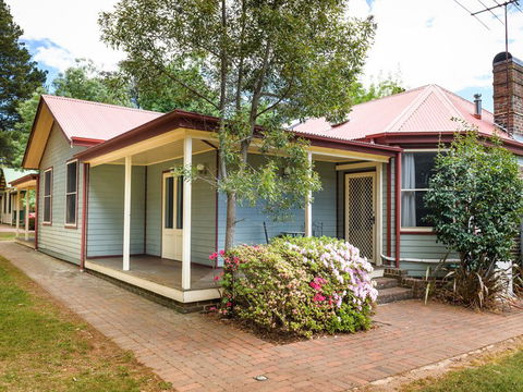 Federation Gardens And Possums Hideaway - Caravan Park Accommodation 0