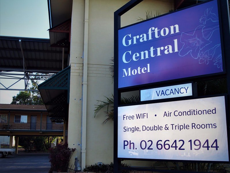 Grafton Central Motel Logo and Images