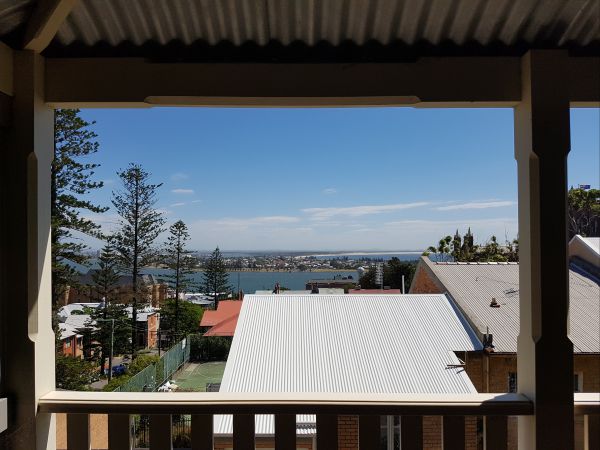 Newcastle Terraces and Apartments - Harbourside Apartment