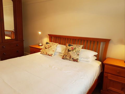 Newcastle Terraces And Apartments - Harbourside Apartment - Caravan Park Accommodation 2