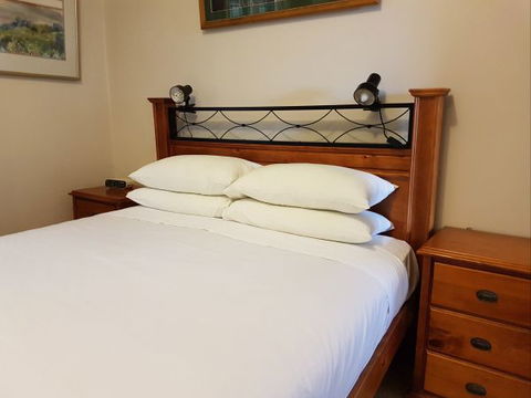 Newcastle Terraces And Apartments - Harbourside Apartment - Caravan Park Accommodation 7