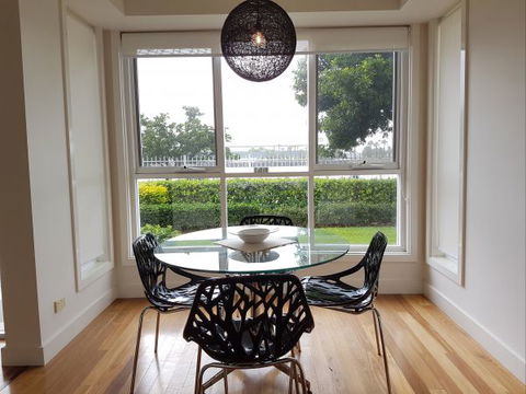 Newcastle Terraces And Apartments - Harbourside Apartment - Caravan Park Accommodation 16