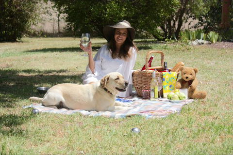 Old Bara Farmstay - Caravan Park Accommodation 3