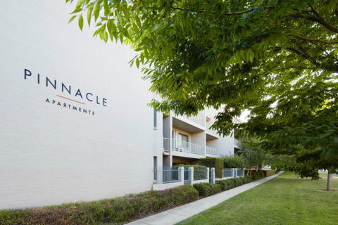 Pinnacle Apartments - Victoria Tourism 1