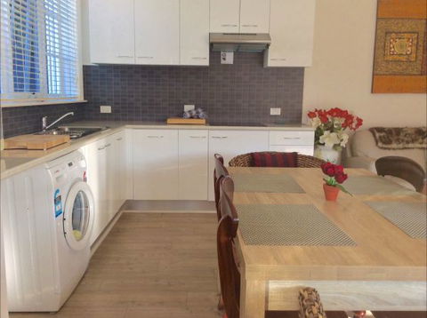 Rose Cottage - Caravan Park Accommodation 4
