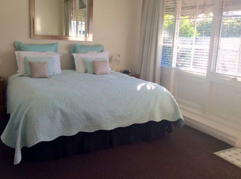 Rose Cottage - Caravan Park Accommodation 5