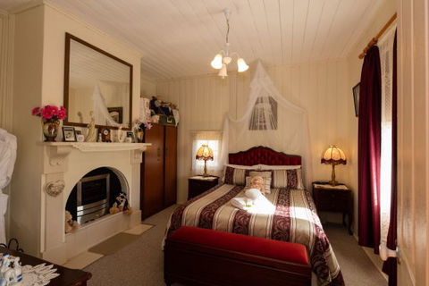 Tenterfield Historic Luxury Cottage - Tourism Bookings WA 2