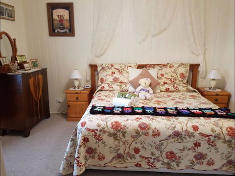 Tenterfield Historic Luxury Cottage - Tourism Bookings WA 7