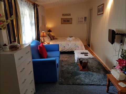 Tenterfield Historic Luxury Cottage - Tourism Bookings WA 9