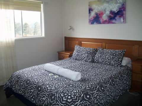 Top Of The Lake Holiday Units - Caravan Park Accommodation 4