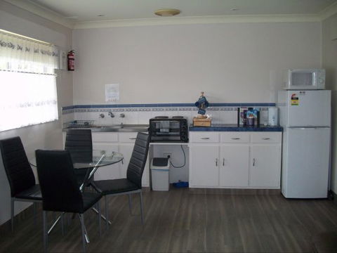 Top Of The Lake Holiday Units - Caravan Park Accommodation 5