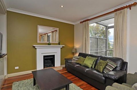 Elderslie House - Caravan Park Accommodation 14