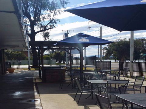 Wilga Hotel - Caravan Park Accommodation 2
