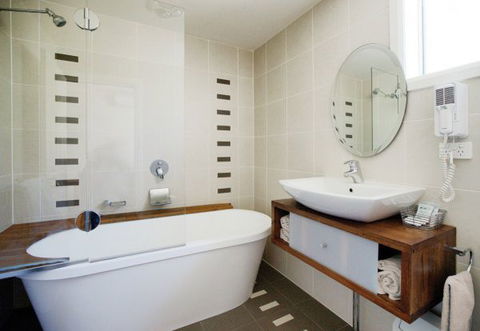 Willows Motel Goulburn - Caravan Park Accommodation 2