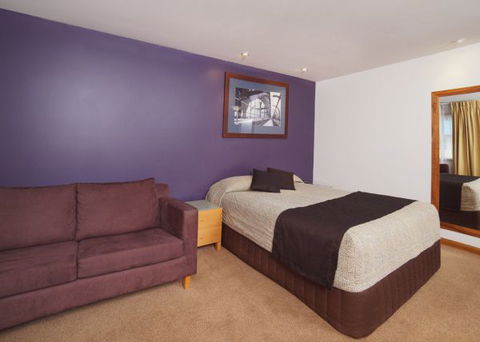 Willows Motel Goulburn - Caravan Park Accommodation 4