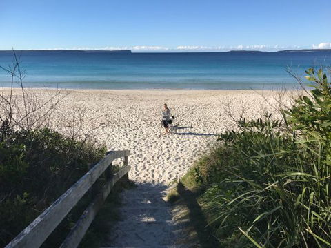 Claudis Beach Retreat Unit One - Victoria Tourism 4