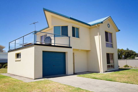 Fensom's Holiday Home - Tourism Bookings 31