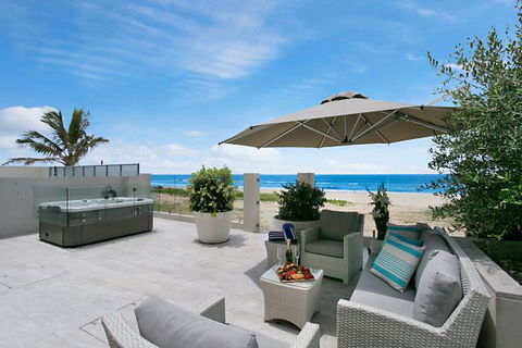 Oceans 74 - An Elite Holiday Home - Caravan Park Accommodation 10
