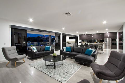 Oceans 74 - An Elite Holiday Home - Caravan Park Accommodation 21