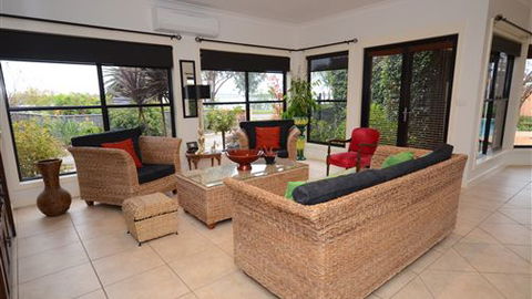 DeLuca - Caravan Park Accommodation 2