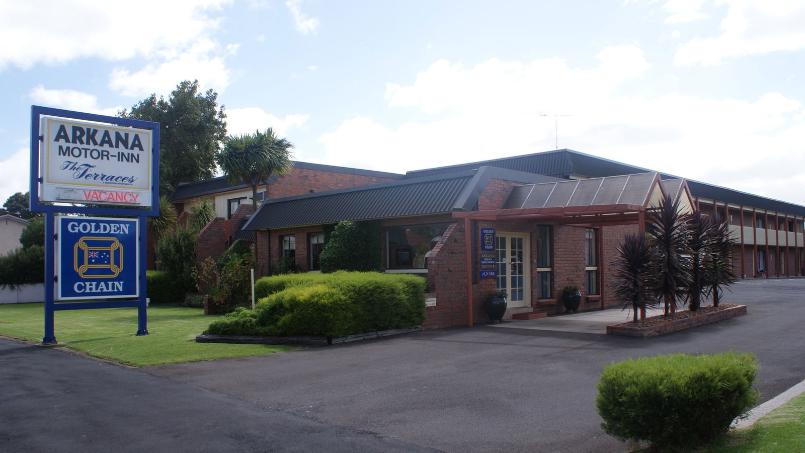 Arkana Motor Inn & Terrace Apartments