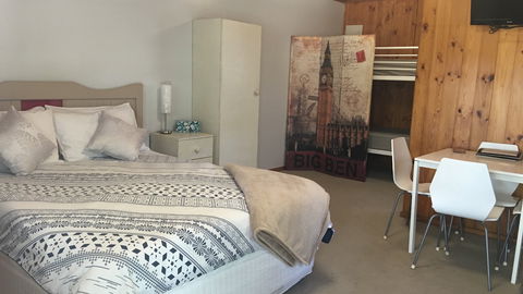 Seppelts View Cabins - New South Wales Tourism  14